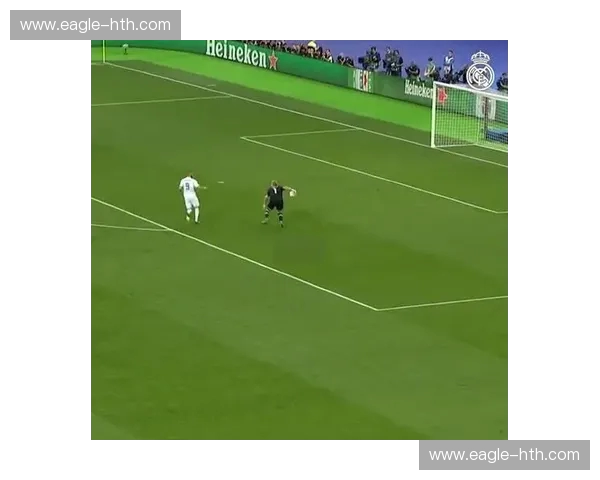 绿茵激战，荣耀之巅：圣埃蒂安与巴黎圣日耳曼的史诗对决